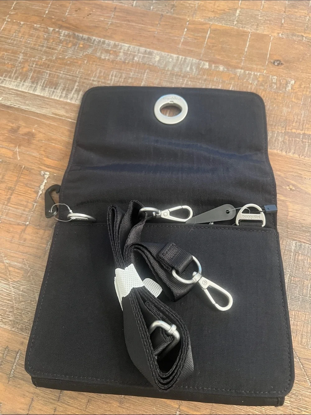Baggallini Black Crossbody Wallet with Silver Turn-Lock - Picture 4 of 7